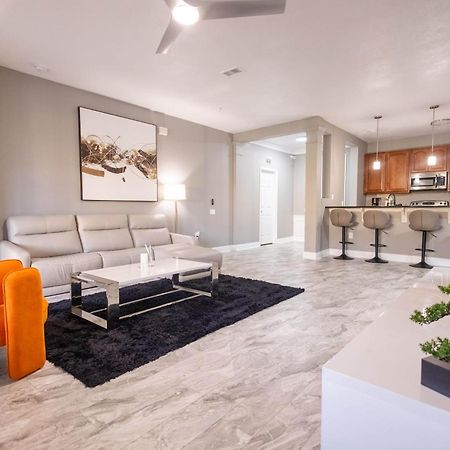 Disney Parks- International Dr - Orlando Luxury Condominium- Fully Equipped - 3Bed & 2 Bath- Exterior photo