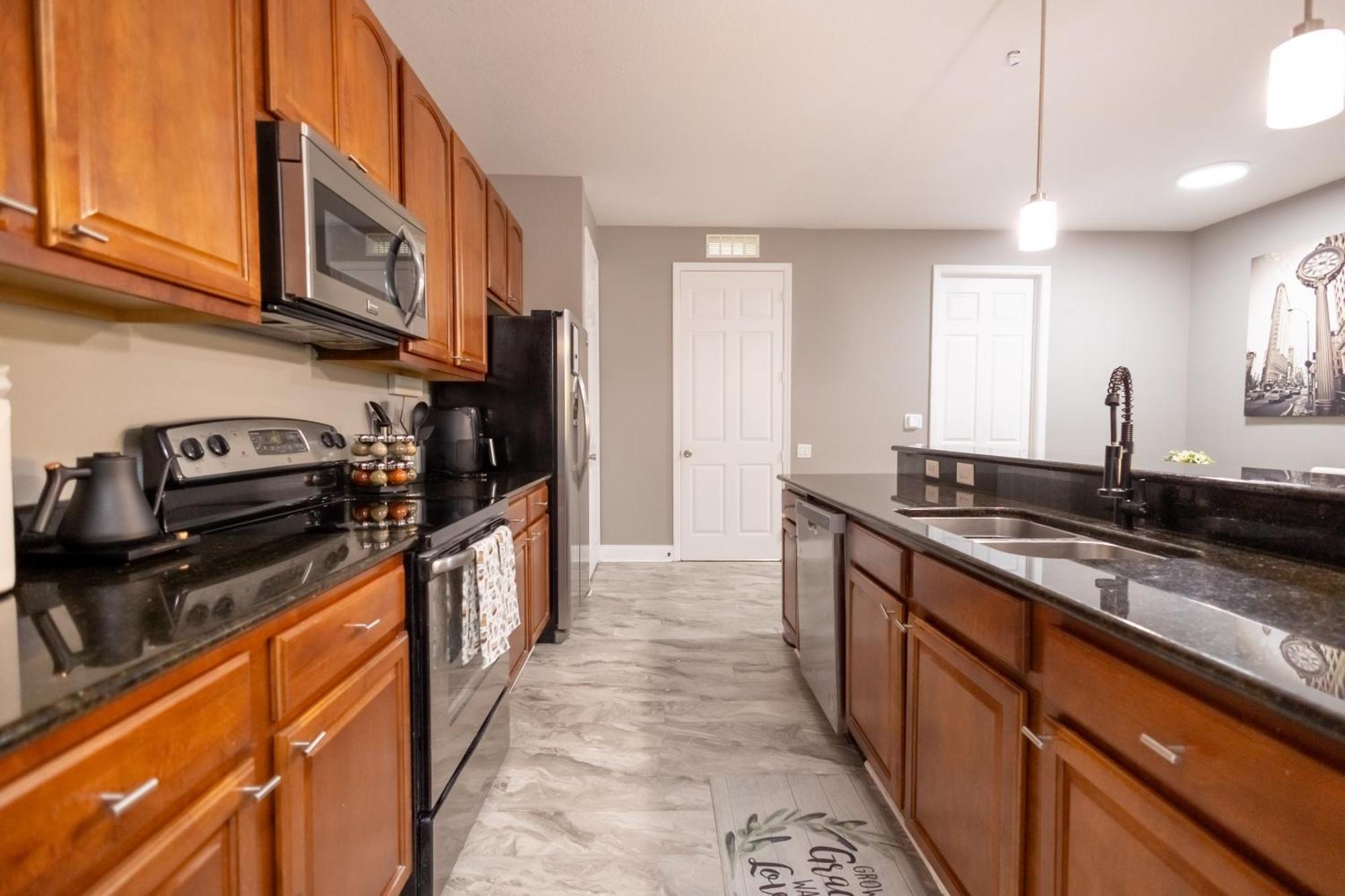 Disney Parks- International Dr - Orlando Luxury Condominium- Fully Equipped - 3Bed & 2 Bath- Exterior photo