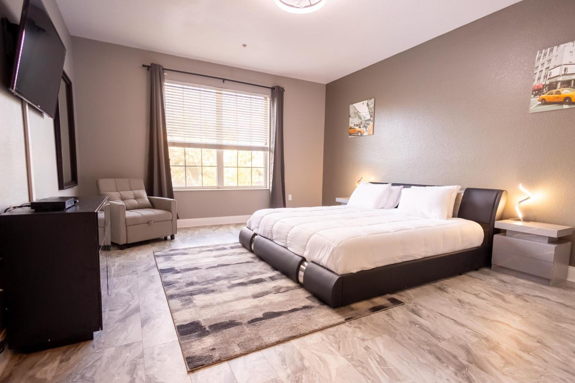 Disney Parks- International Dr - Orlando Luxury Condominium- Fully Equipped - 3Bed & 2 Bath- Exterior photo