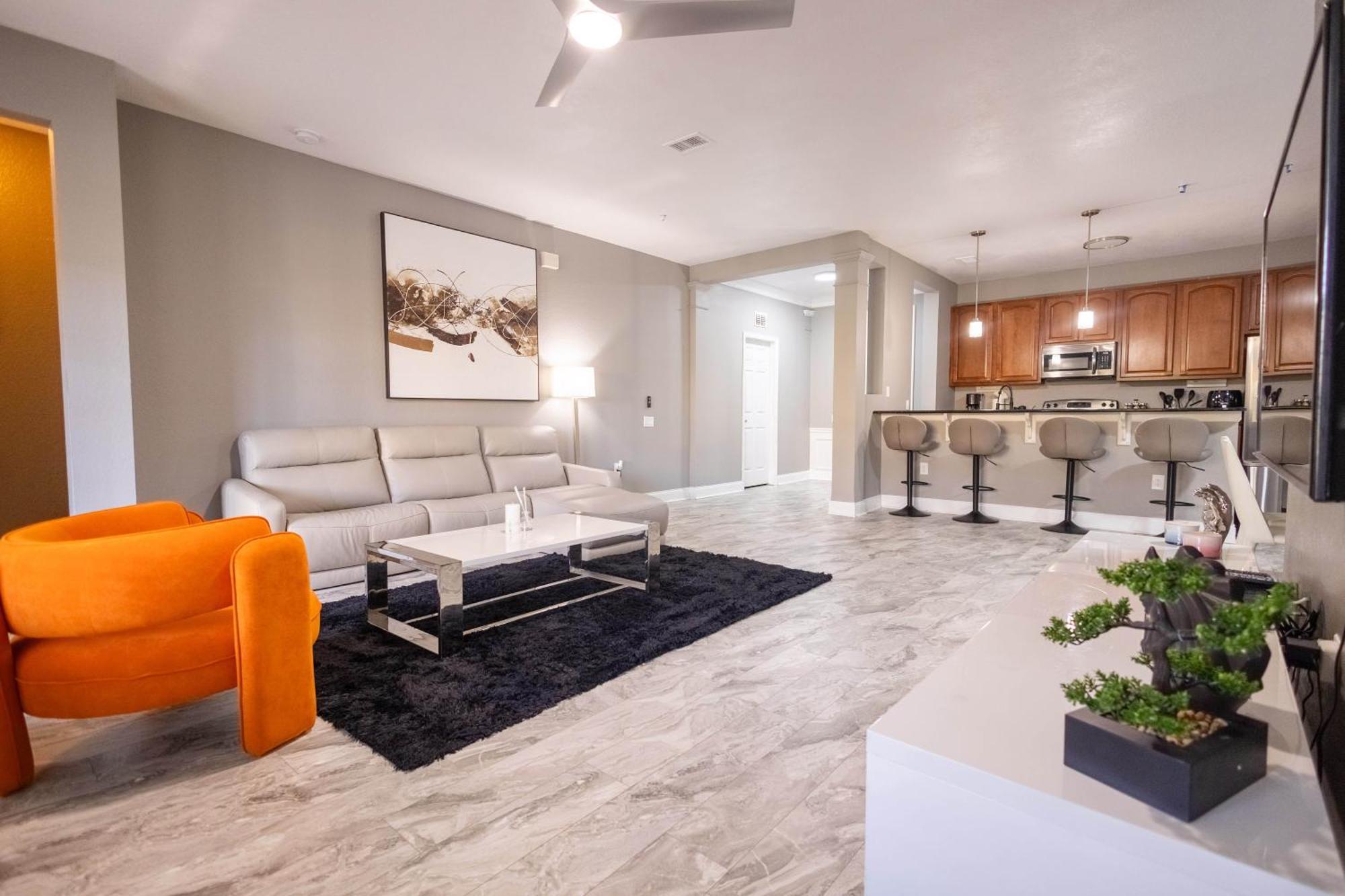 Disney Parks- International Dr - Orlando Luxury Condominium- Fully Equipped - 3Bed & 2 Bath- Exterior photo